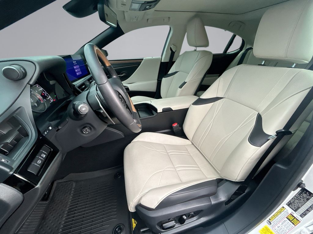 Thumbnail: 2024 Lexus ES - 28