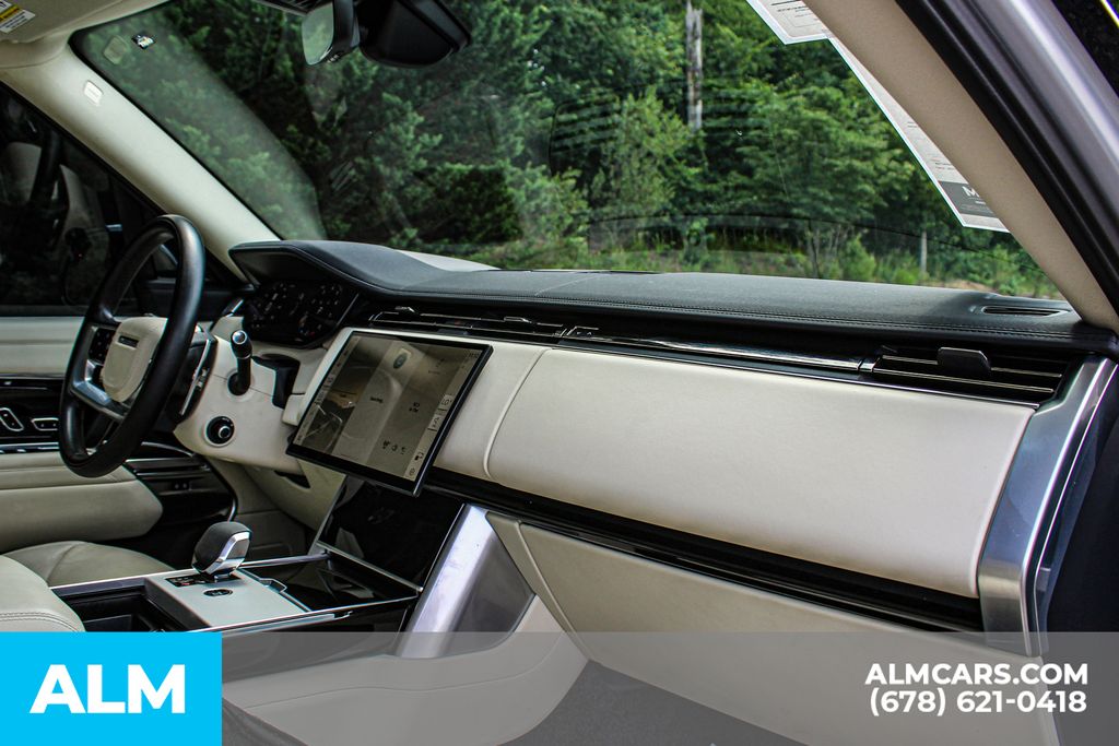 Used 2024 Silver Land Rover SE image 23