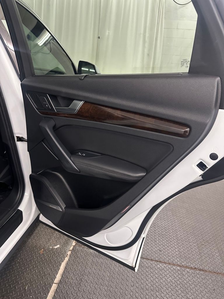 used 2019 Audi Q5 car, priced at $18,985