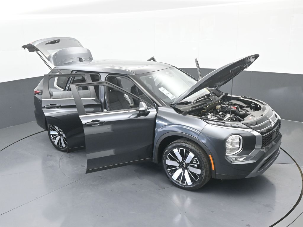 New 2026 Graphite Gray Mitsubishi SE image 73