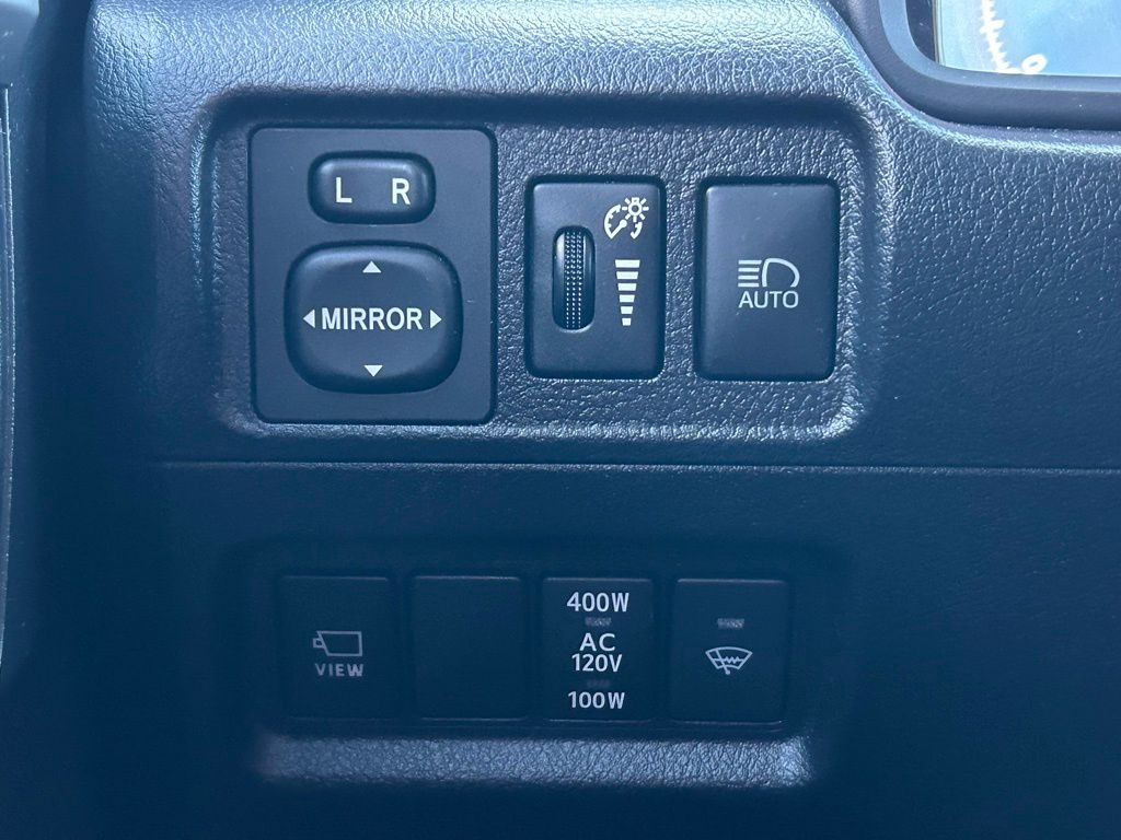 Thumbnail: 2022 Toyota 4Runner - 23