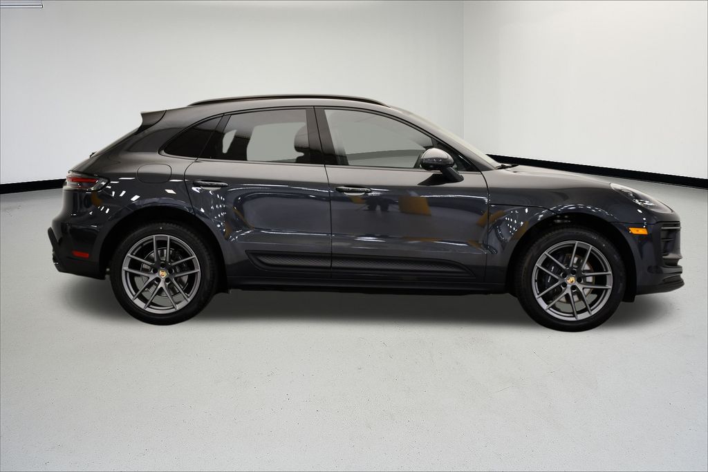 Thumbnail: 2026 Porsche Macan - 8