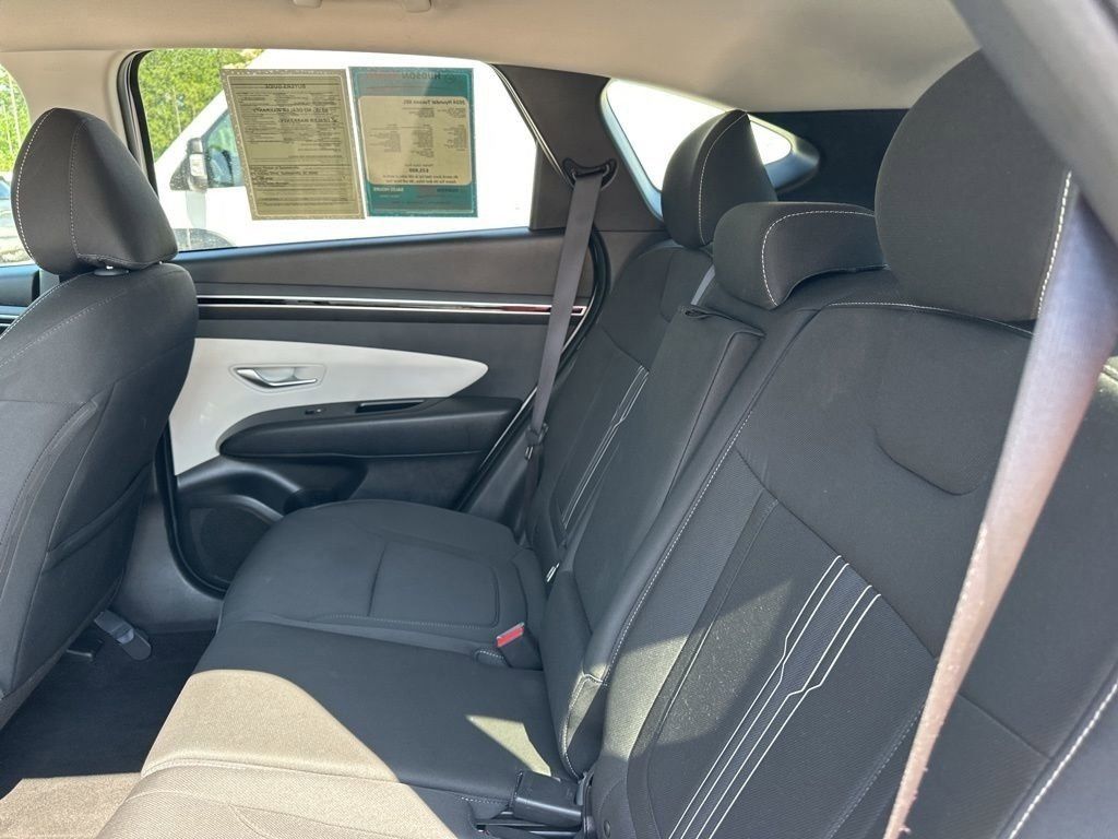 2024 White Pearl Hyundai Tucson SEL FWD SUV