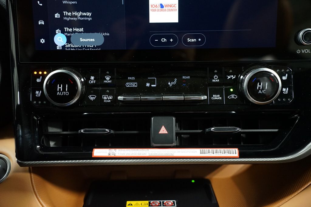 Thumbnail: 2026 Toyota Highlander - 21