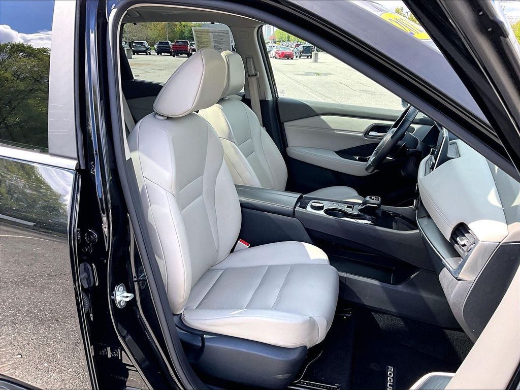 2023 Nissan Rogue — photo 11