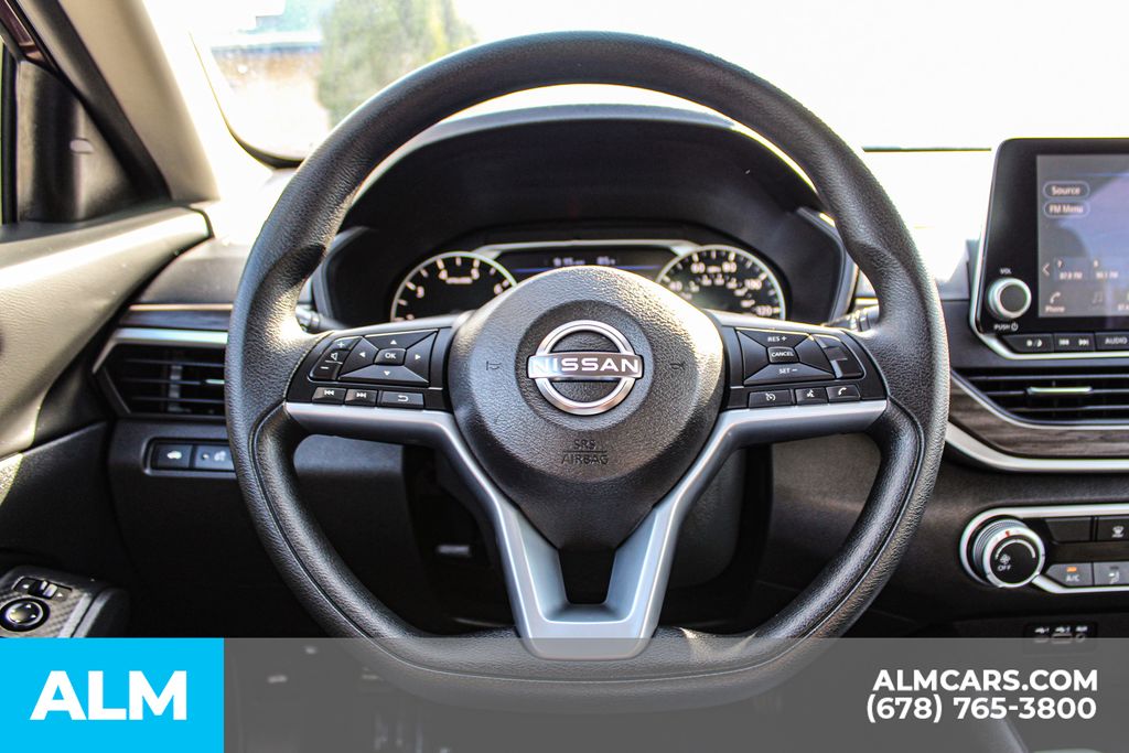 Used 2025 Red Nissan 2.5 SV image 23