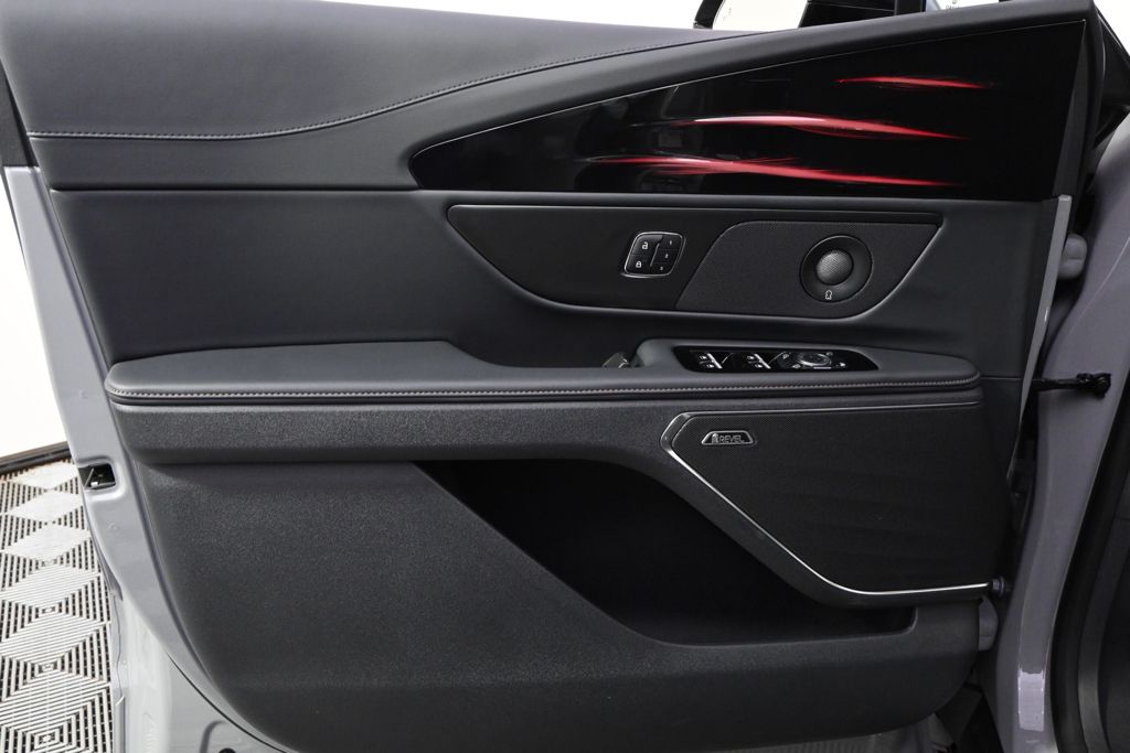 New 2026 Gray Lincoln Reserve image 22