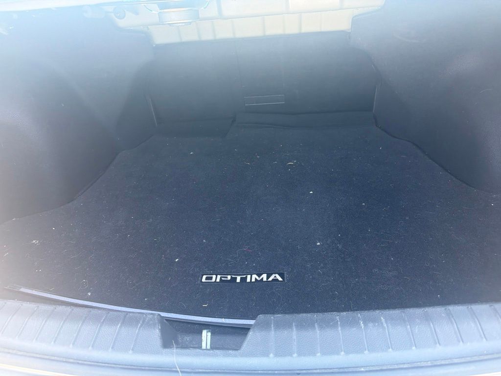 Thumbnail: 2014 Kia Optima - 18