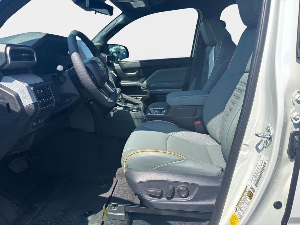 2025 Toyota Tacoma Trailhunter - Photo 11