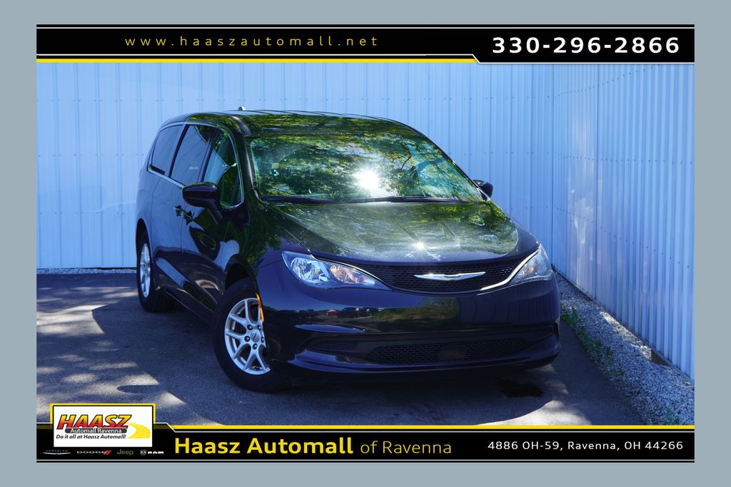 Brilliant Black Crystal Pearlcoat 2023 Chrysler Voyager LX FWD Minivan Front-Wheel Drive 9-Speed Automatic