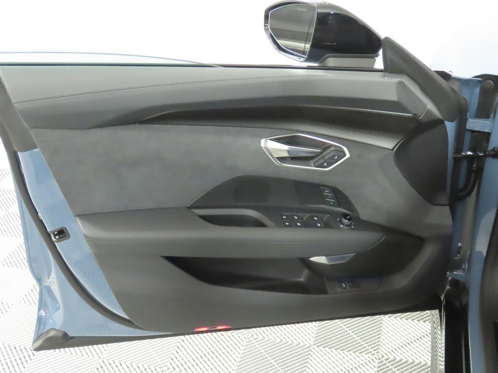 Thumbnail: 2026 Audi e-tron GT - 28