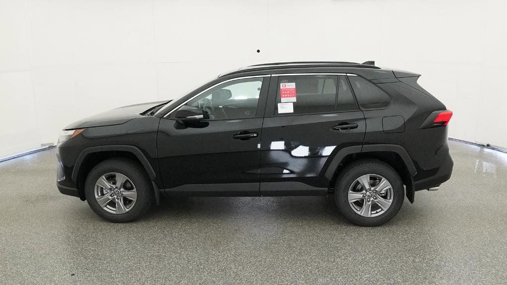 Thumbnail: 2025 Toyota RAV4 - 31