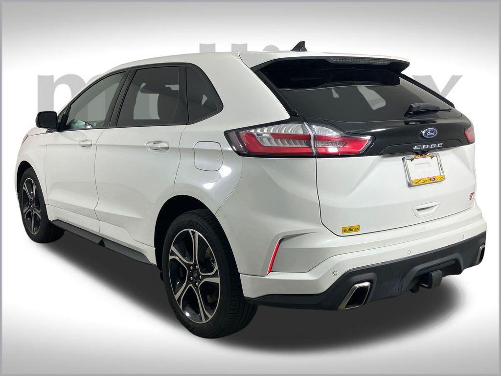 2021 Ford Edge ST photo 4
