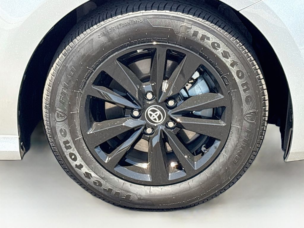 Thumbnail: 2026 Toyota Camry - 32