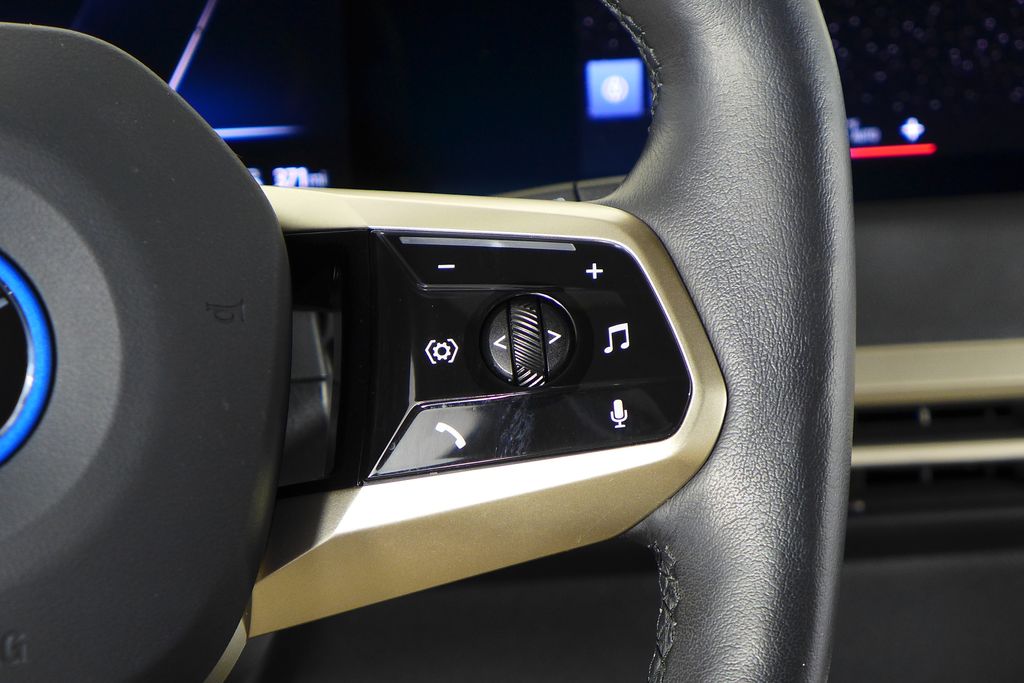 Thumbnail: 2023 BMW iX - 27