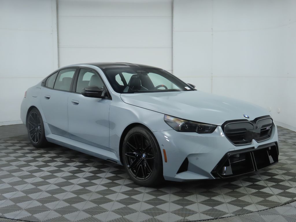 Thumbnail: 2026 BMW M5 - 3