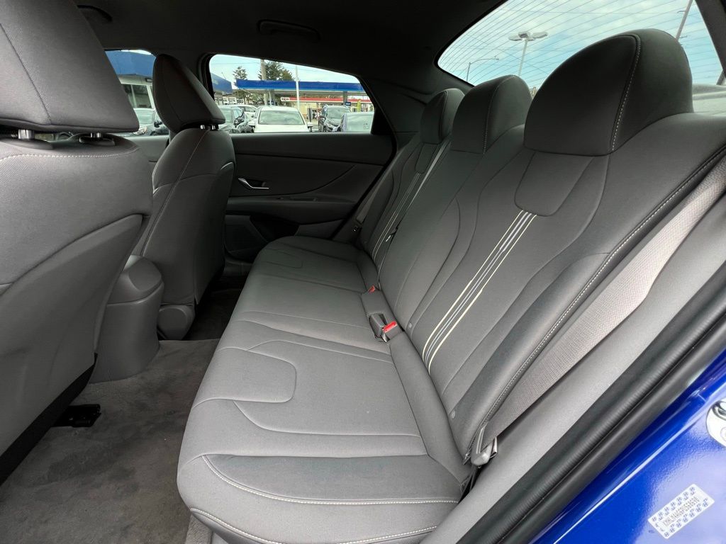 2023 Hyundai Elantra SEL photo