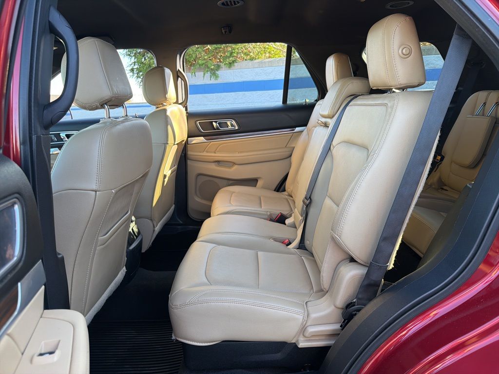 Thumbnail: 2016 Ford Explorer - 19