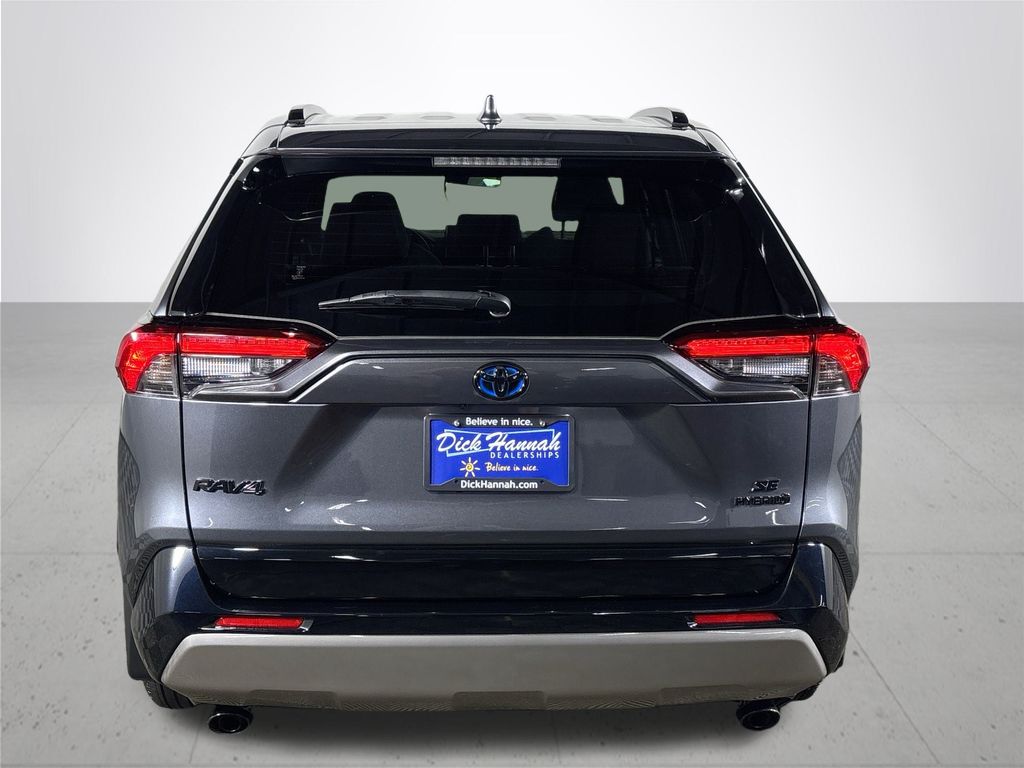2022 Toyota RAV4 Hybrid SE