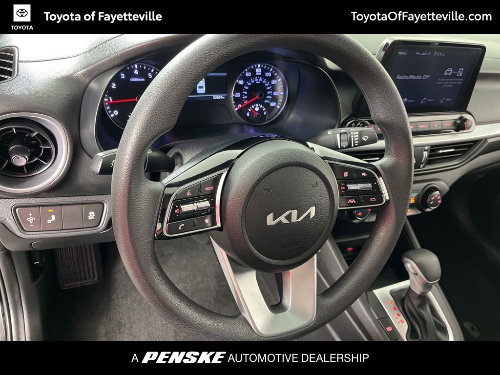 Thumbnail: 2023 Kia Forte - 25