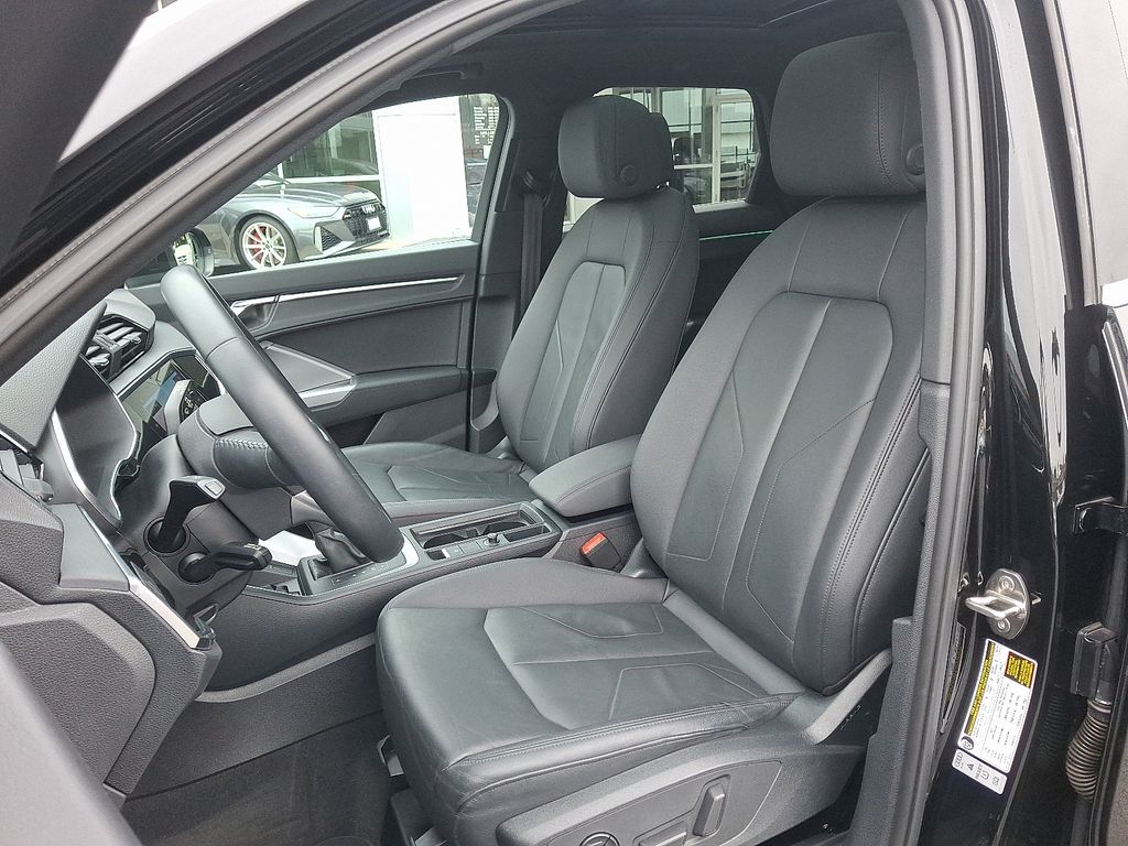 Thumbnail: 2020 Audi Q3 - 13