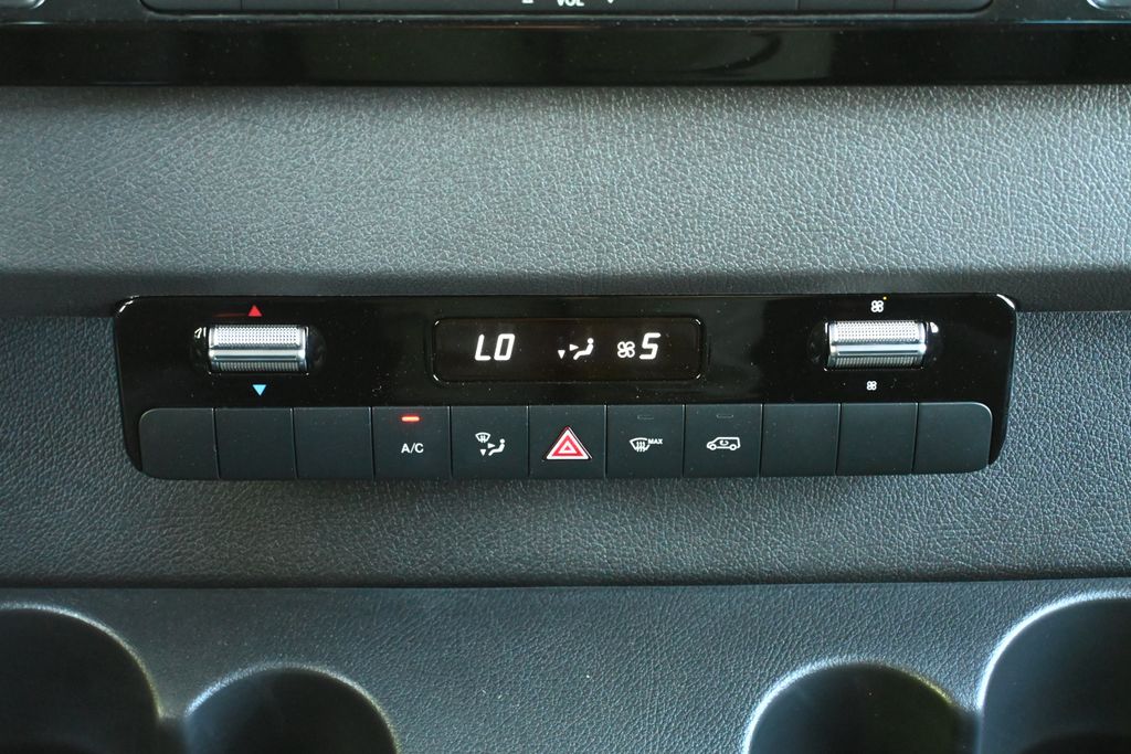 Thumbnail: 2025 Mercedes-Benz Sprinter - 26