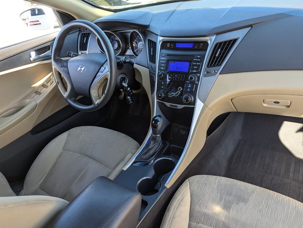 2012 Hyundai Sonata GLS 34