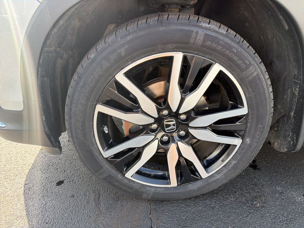 Thumbnail: 2019 Honda Pilot - 10