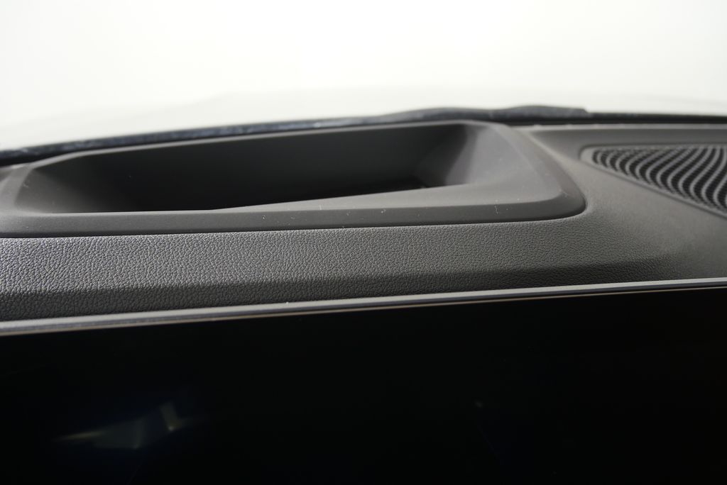 Thumbnail: 2025 BMW 3 Series - 24