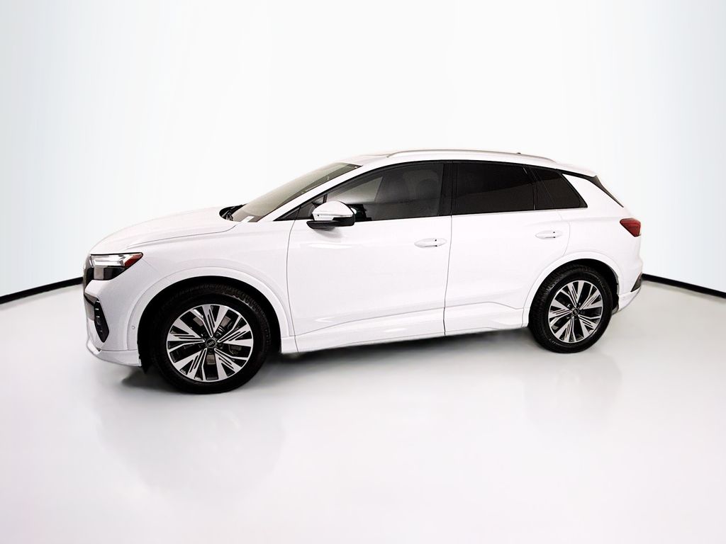 Thumbnail: 2023 Audi Q4 e-tron - 8