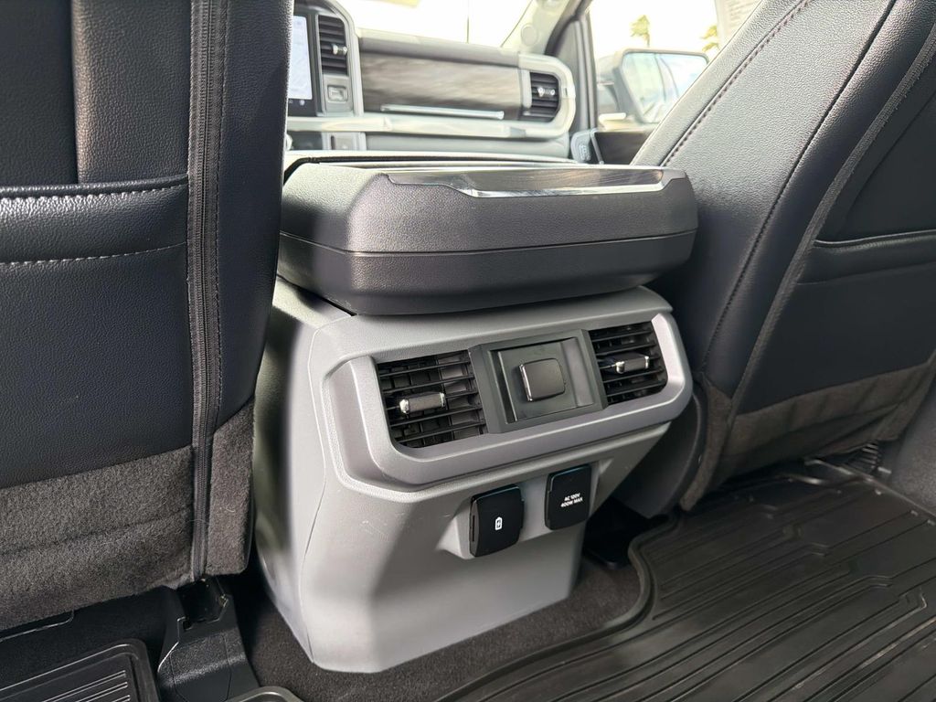 Used 2025 Ford F-150 Lariat 4D SuperCrew