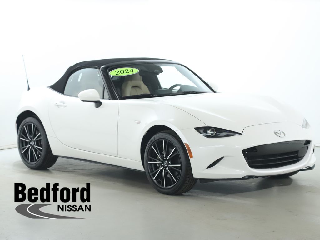 Snowflake White Pearl 2024 Mazda MX-5 Miata Convertible Rear-Wheel Drive 6-Speed Automatic