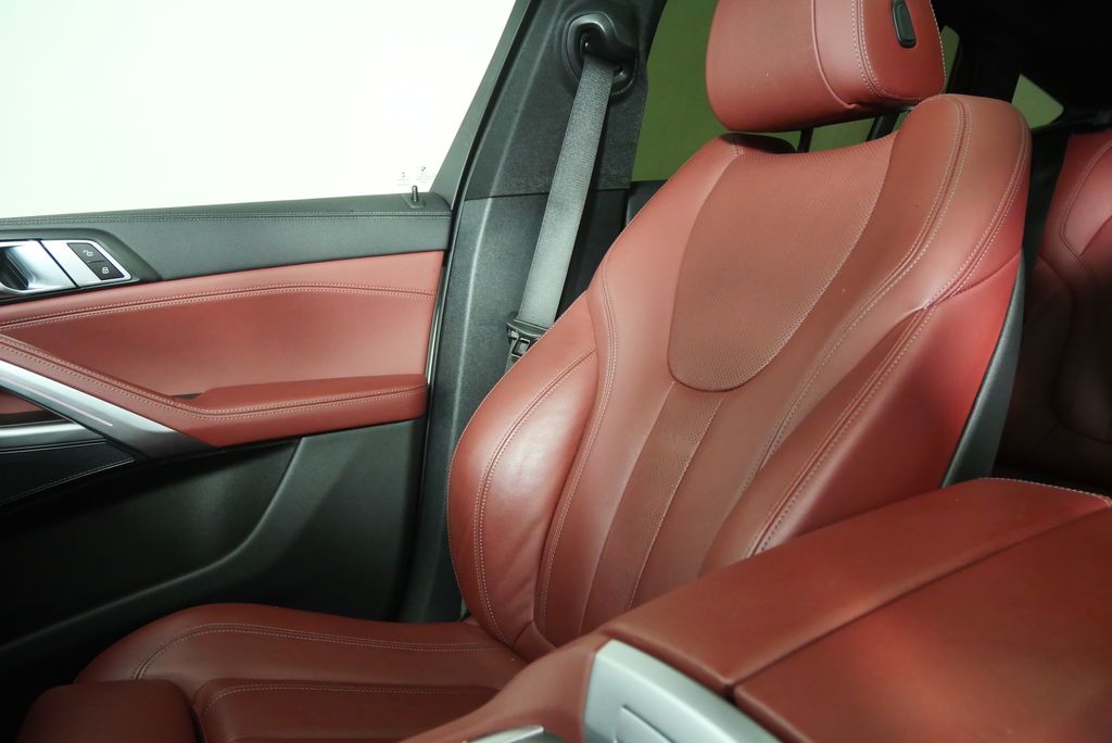 Thumbnail: 2022 BMW X6 - 22