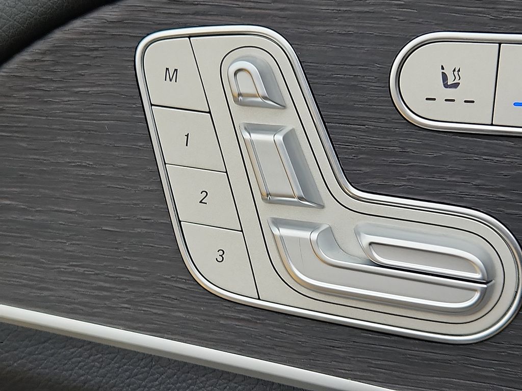 Thumbnail: 2020 Mercedes-Benz GLS - 27