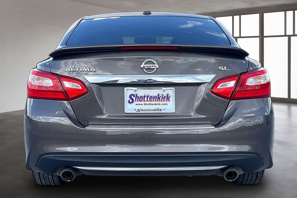 Used 2016 Nissan Altima Sedan