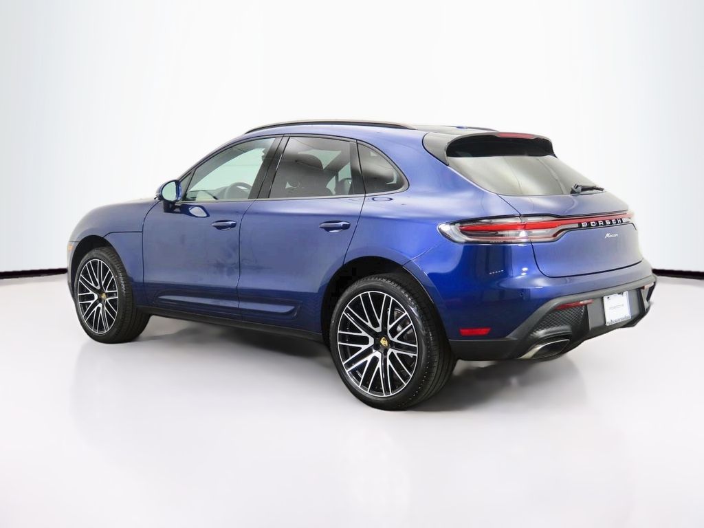 Thumbnail: 2025 Porsche Macan - 3