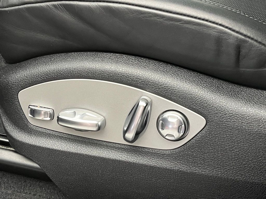 Thumbnail: 2024 Porsche Macan - 27