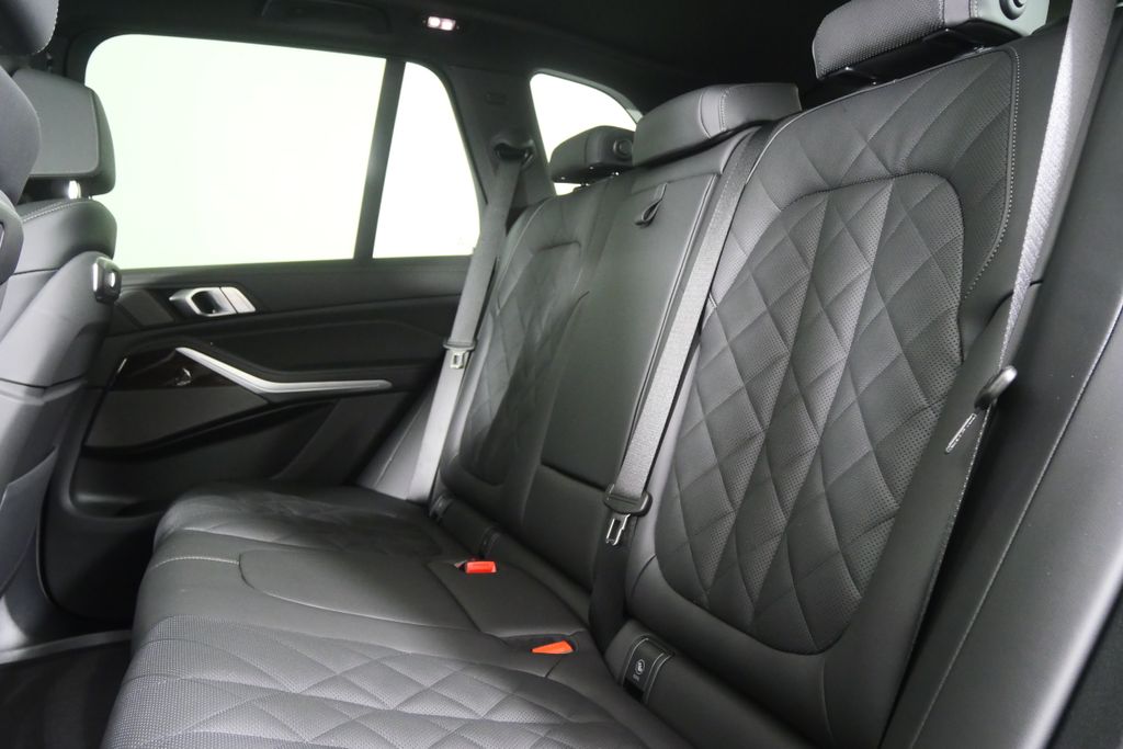 Thumbnail: 2026 BMW X5 - 15