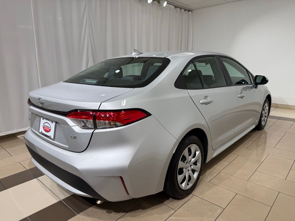 2022 Toyota Corolla LE 5
