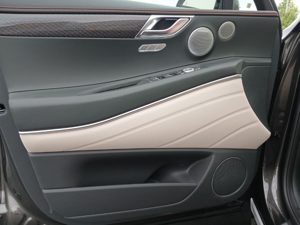 Thumbnail: 2025 Genesis GV80 - 24