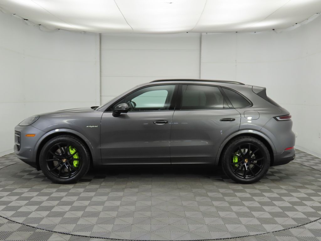 Thumbnail: 2025 Porsche Cayenne - 2