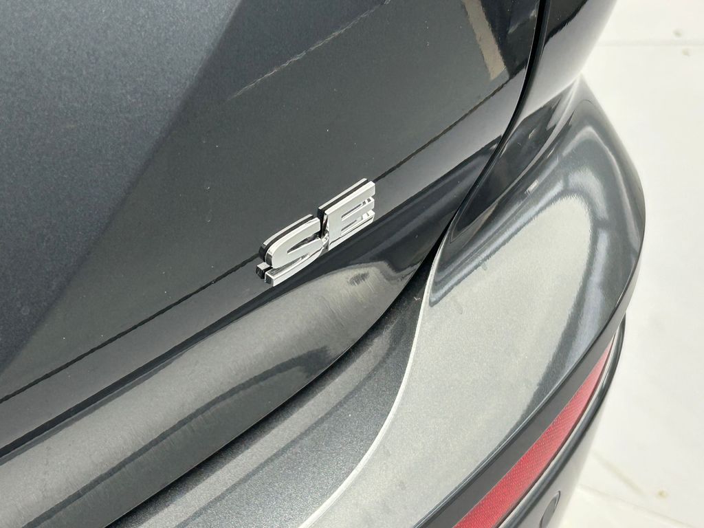 New 2026 Graphite Gray Mitsubishi SE image 46