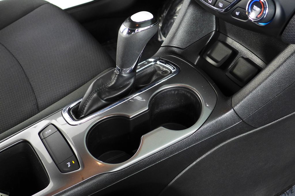 Thumbnail: 2018 Chevrolet Cruze - 15