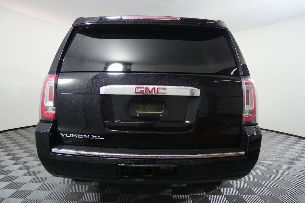 2017 GMC Yukon XL Denali 4