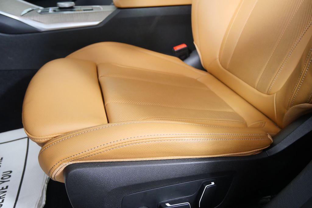 Thumbnail: 2025 BMW 3 Series - 10