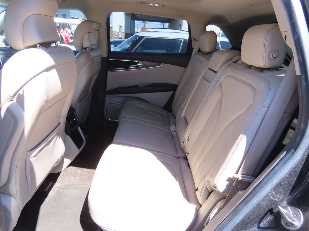 Thumbnail: 2017 Lincoln MKX - 11