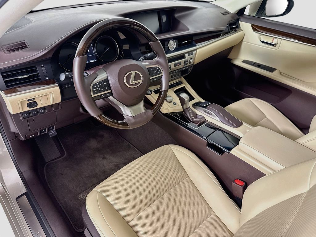 Thumbnail: 2016 Lexus ES - 9