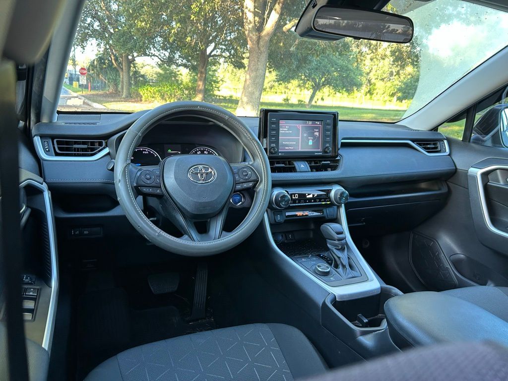 Thumbnail: 2022 Toyota RAV4 - 12