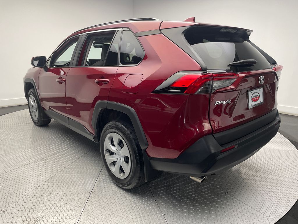 2021 Toyota RAV4 LE 7