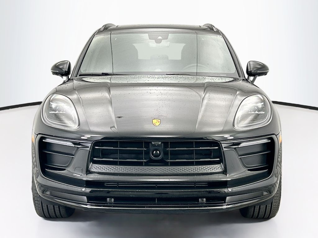 Thumbnail: 2026 Porsche Macan - 10